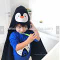 Serviette bébé avec capuche visage animal pinguin cadeau personnalisé jusqu&#39;à 1 an